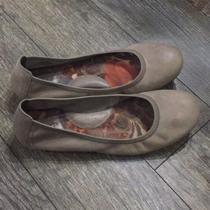 Born gray flats